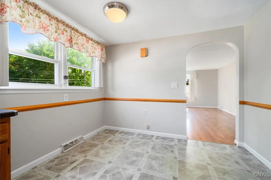 16 Bellewood Circle, Cicero, New York 13212, Cicero, New York 13212, 4 Bedrooms Bedrooms, 7 Rooms Rooms,1 BathroomBathrooms,Residential,For Sale,16 Bellewood Circle, Cicero, New York 13212,0,S1636818