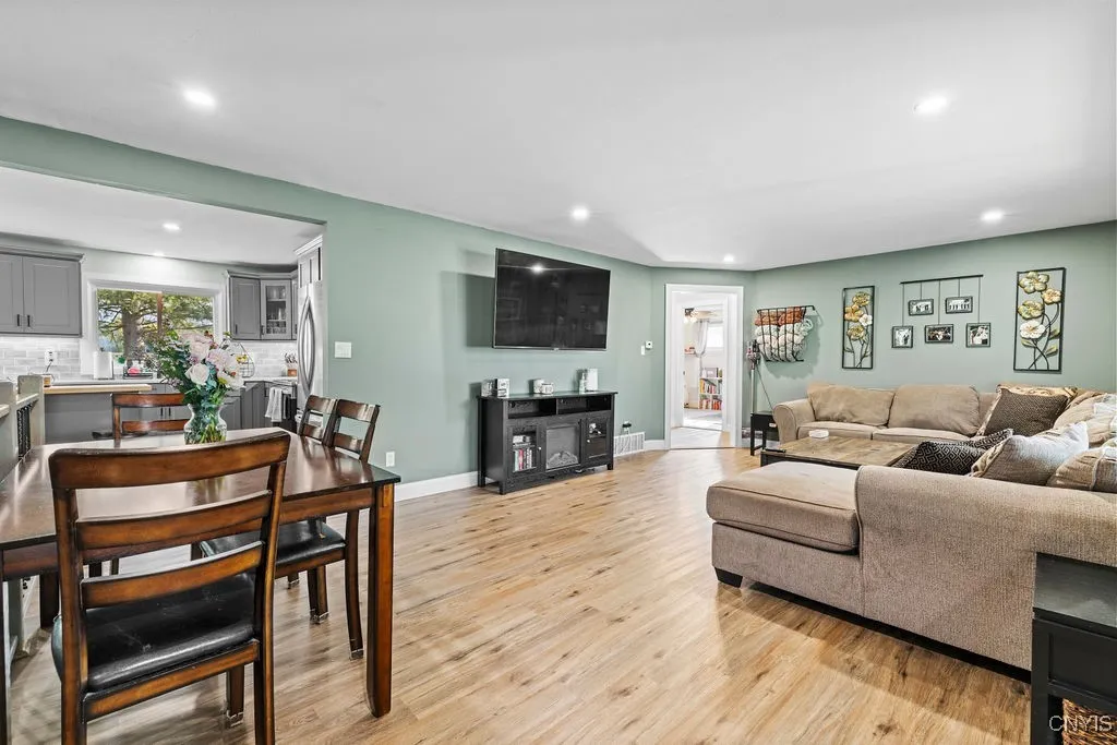 37 Sherry Drive, Camillus, New York 13219, Camillus, New York 13219, 3 Bedrooms Bedrooms, 7 Rooms Rooms,2 BathroomsBathrooms,Residential,For Sale,37 Sherry Drive, Camillus, New York 13219,0,S1638654