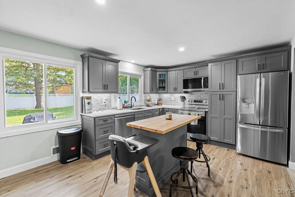 37 Sherry Drive, Camillus, New York 13219, Camillus, New York 13219, 3 Bedrooms Bedrooms, 7 Rooms Rooms,2 BathroomsBathrooms,Residential,For Sale,37 Sherry Drive, Camillus, New York 13219,0,S1638654