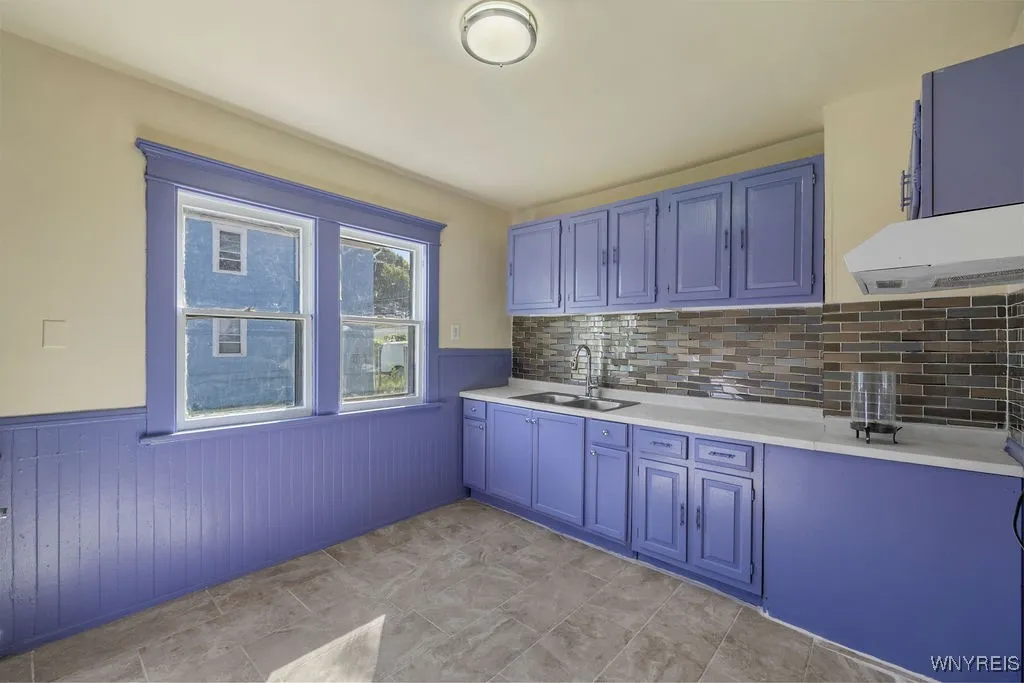 239 Florida Street, Buffalo, New York 14208, Buffalo, New York 14208, 6 Bedrooms Bedrooms, ,2 BathroomsBathrooms,Residential,For Sale,239 Florida Street, Buffalo, New York 14208,0,B1638834