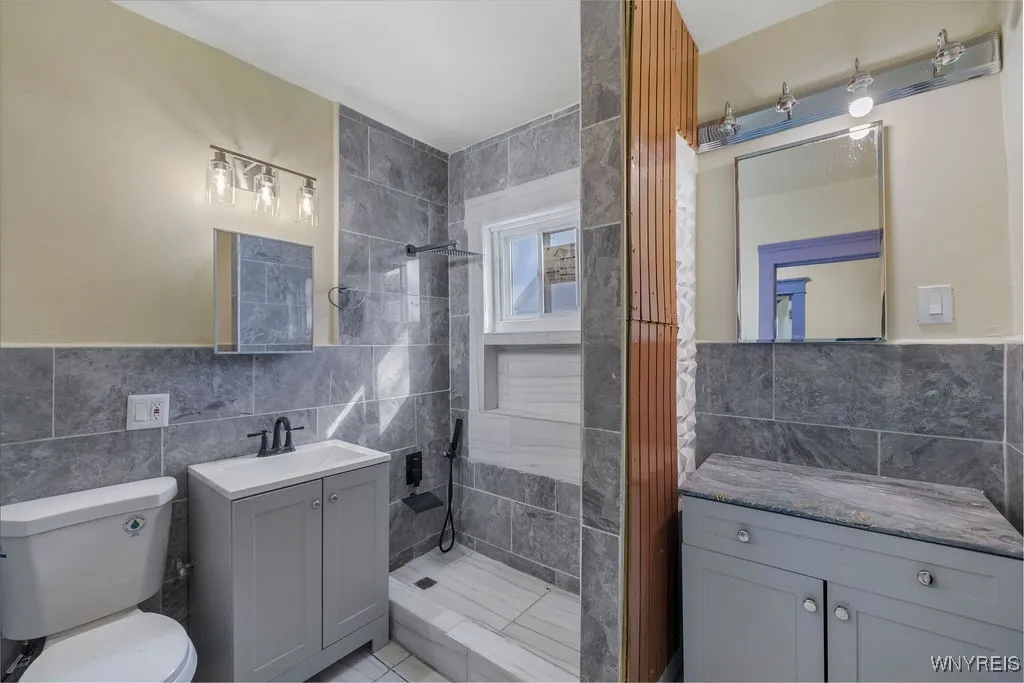 239 Florida Street, Buffalo, New York 14208, Buffalo, New York 14208, 6 Bedrooms Bedrooms, ,2 BathroomsBathrooms,Residential,For Sale,239 Florida Street, Buffalo, New York 14208,0,B1638834