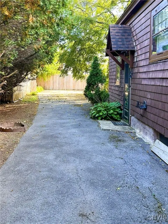11 Brookline Drive, Utica, New York 13501, Utica, New York 13501, 3 Bedrooms Bedrooms, 9 Rooms Rooms,2 BathroomsBathrooms,Residential,For Sale,11 Brookline Drive, Utica, New York 13501,0,S1638805