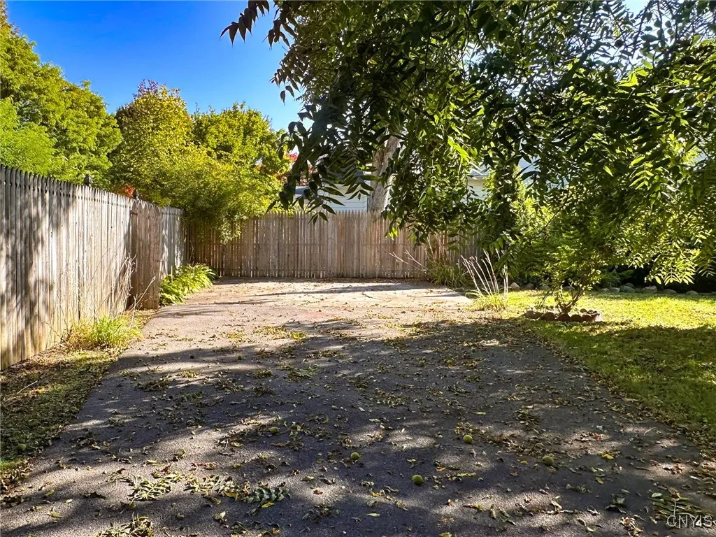 11 Brookline Drive, Utica, New York 13501, Utica, New York 13501, 3 Bedrooms Bedrooms, 9 Rooms Rooms,2 BathroomsBathrooms,Residential,For Sale,11 Brookline Drive, Utica, New York 13501,0,S1638805