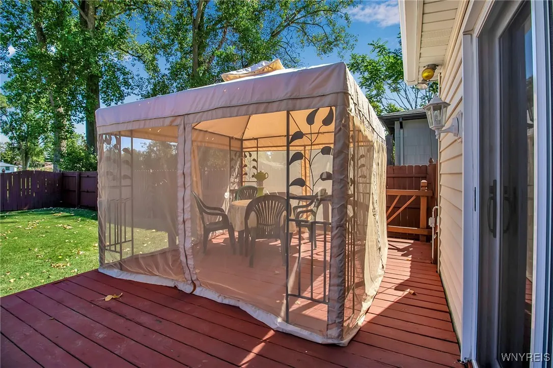 19 Wyndmoor Court, Cheektowaga, New York 14043, Cheektowaga, New York 14043, 3 Bedrooms Bedrooms, 9 Rooms Rooms,2 BathroomsBathrooms,Residential,For Sale,19 Wyndmoor Court, Cheektowaga, New York 14043,0,B1638790