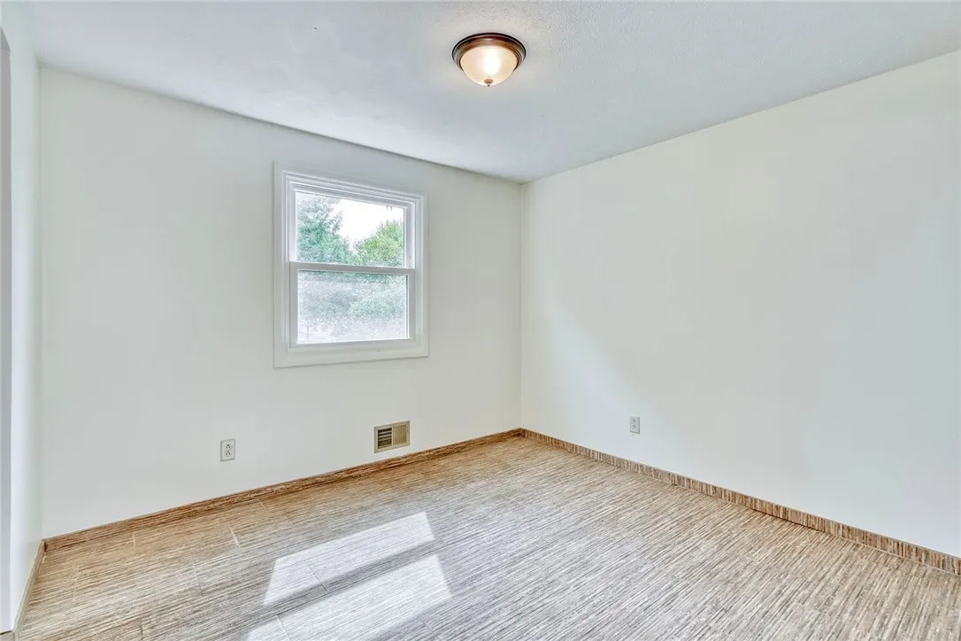 51 Beacon Hills Drive North, Penfield, New York 14, Penfield, New York 14526, 3 Bedrooms Bedrooms, 6 Rooms Rooms,1 BathroomBathrooms,Residential,For Sale,51 Beacon Hills Drive North, Penfield, New York 14,0,R1637897