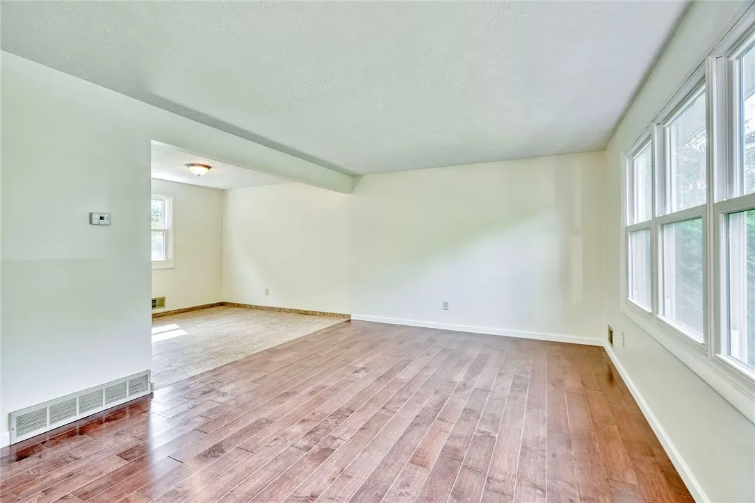 51 Beacon Hills Drive North, Penfield, New York 14, Penfield, New York 14526, 3 Bedrooms Bedrooms, 6 Rooms Rooms,1 BathroomBathrooms,Residential,For Sale,51 Beacon Hills Drive North, Penfield, New York 14,0,R1637897