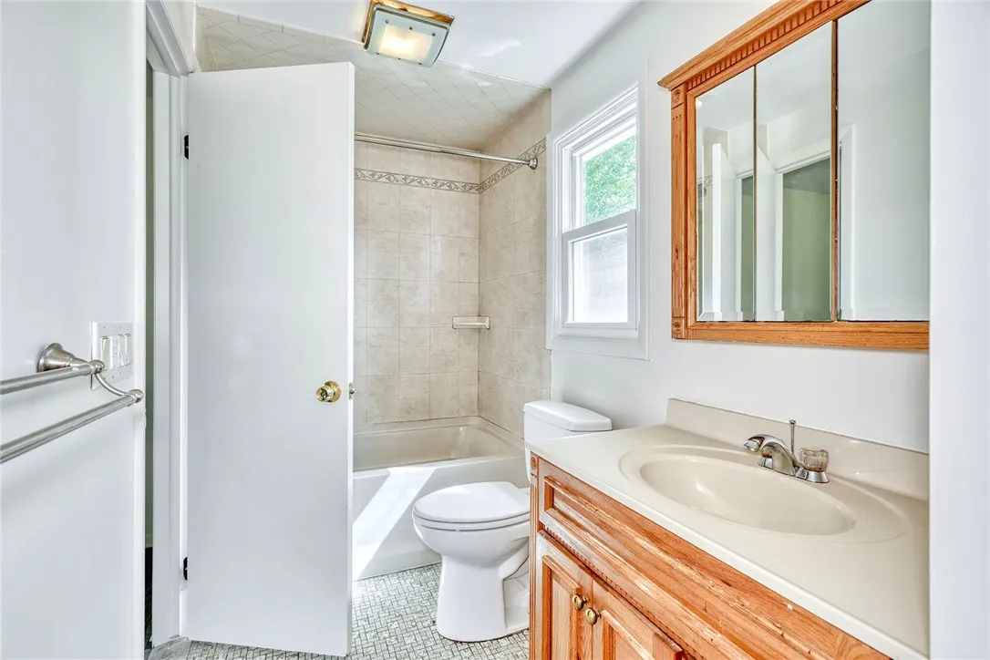 51 Beacon Hills Drive North, Penfield, New York 14, Penfield, New York 14526, 3 Bedrooms Bedrooms, 6 Rooms Rooms,1 BathroomBathrooms,Residential,For Sale,51 Beacon Hills Drive North, Penfield, New York 14,0,R1637897