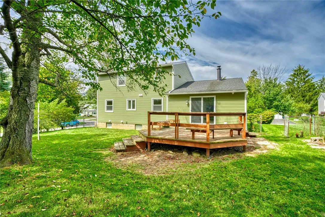51 Beacon Hills Drive North, Penfield, New York 14, Penfield, New York 14526, 3 Bedrooms Bedrooms, 6 Rooms Rooms,1 BathroomBathrooms,Residential,For Sale,51 Beacon Hills Drive North, Penfield, New York 14,0,R1637897