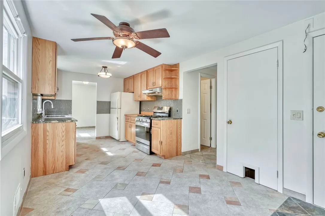 51 Beacon Hills Drive North, Penfield, New York 14, Penfield, New York 14526, 3 Bedrooms Bedrooms, 6 Rooms Rooms,1 BathroomBathrooms,Residential,For Sale,51 Beacon Hills Drive North, Penfield, New York 14,0,R1637897