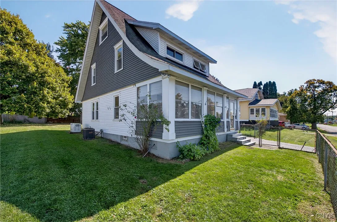316 Colfax Ave, Dewitt, New York 13057, De Witt, New York 13057, 4 Bedrooms Bedrooms, 8 Rooms Rooms,2 BathroomsBathrooms,Residential,For Sale,316 Colfax Ave, Dewitt, New York 13057,0,S1638584