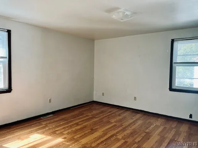 199 Fairgreen Drive Right, Amherst, New York 14228, Amherst, New York 14228, 3 Bedrooms Bedrooms, 5 Rooms Rooms,1 BathroomBathrooms,Residential Lease,For Rent,199 Fairgreen Drive Right, Amherst, New York 14228,0,B1638844