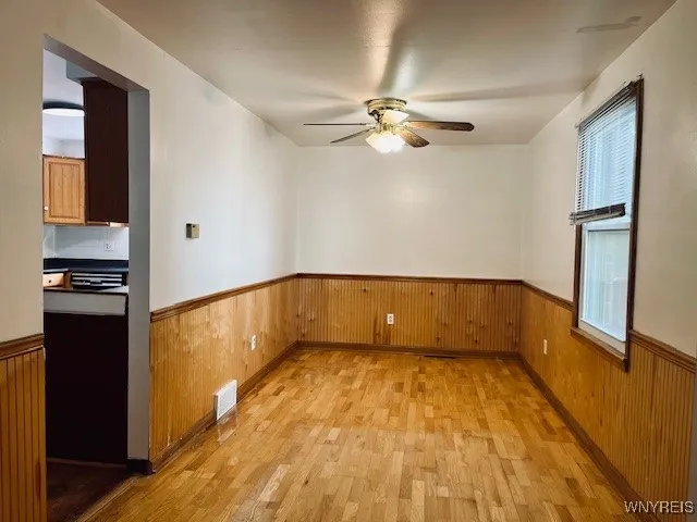 199 Fairgreen Drive Right, Amherst, New York 14228, Amherst, New York 14228, 3 Bedrooms Bedrooms, 5 Rooms Rooms,1 BathroomBathrooms,Residential Lease,For Rent,199 Fairgreen Drive Right, Amherst, New York 14228,0,B1638844