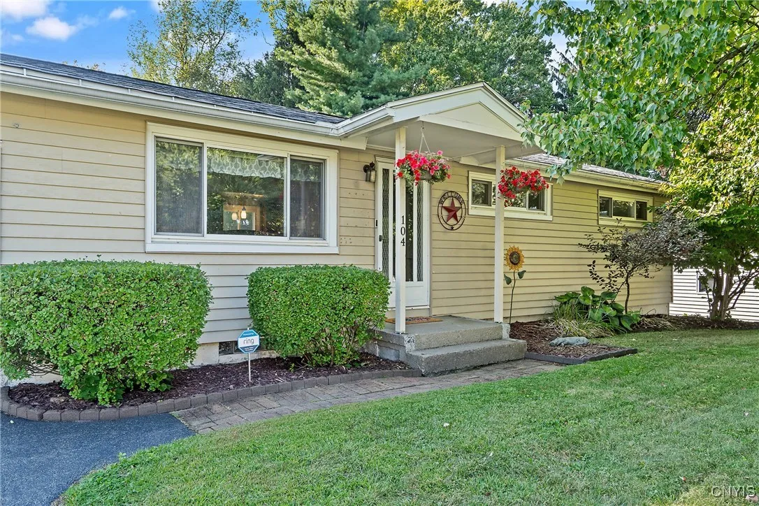 104 Fairwood Drive, Camillus, New York 13219, Camillus, New York 13219, 3 Bedrooms Bedrooms, 10 Rooms Rooms,2 BathroomsBathrooms,Residential,For Sale,104 Fairwood Drive, Camillus, New York 13219,0,S1638645