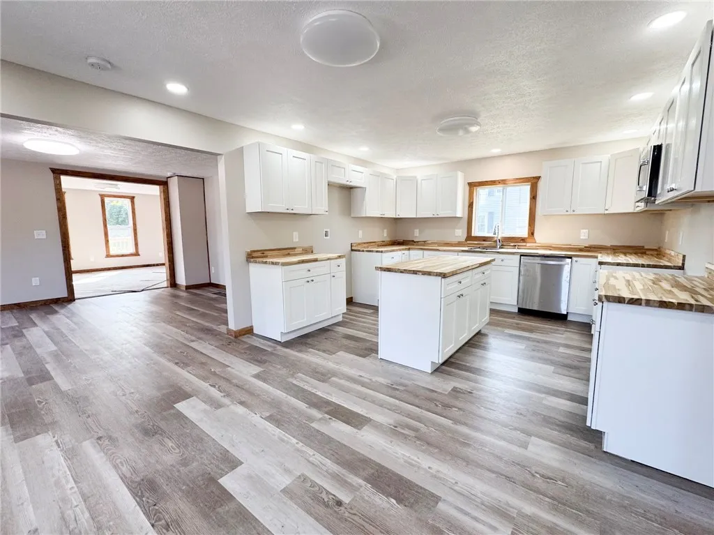 6859 Main Street, Wolcott, New York 13143, Wolcott, New York 13143, 3 Bedrooms Bedrooms, 7 Rooms Rooms,3 BathroomsBathrooms,Residential,For Sale,6859 Main Street, Wolcott, New York 13143,0,R1637994