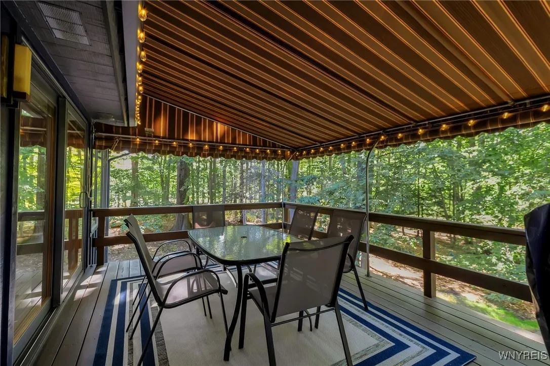 70 Muirfield Drive, Elma, New York 14052, Elma, New York 14052, 4 Bedrooms Bedrooms, 9 Rooms Rooms,3 BathroomsBathrooms,Residential,For Sale,70 Muirfield Drive, Elma, New York 14052,0,B1638464