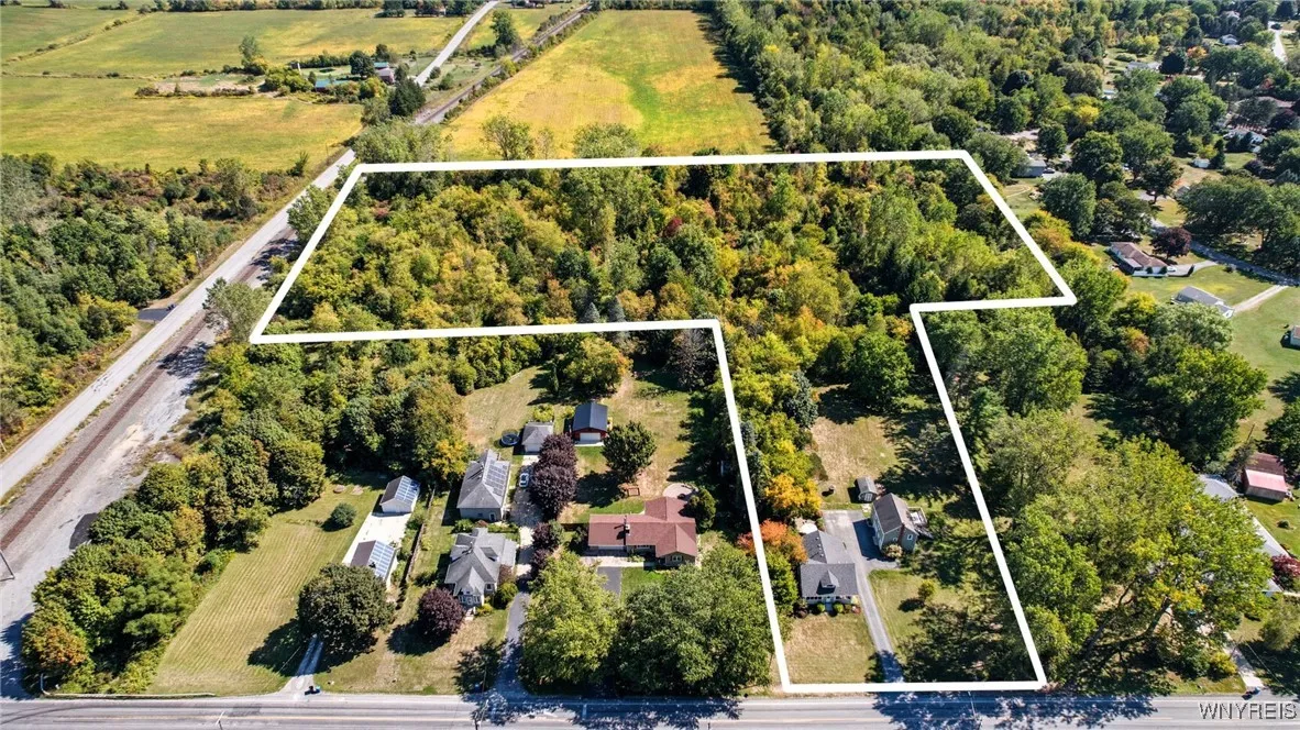 1499 Town Line Road, Alden, New York 14004, Alden, New York 14004, 5 Bedrooms Bedrooms, ,2 BathroomsBathrooms,Residential,For Sale,1499 Town Line Road, Alden, New York 14004,0,B1638766