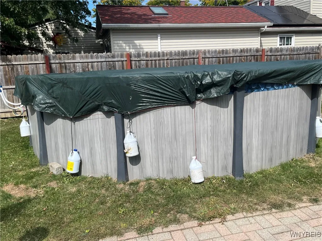 564 75th Street, Niagara Falls, New York 14304, Niagara Falls, New York 14304, 2 Bedrooms Bedrooms, 4 Rooms Rooms,1 BathroomBathrooms,Residential,For Sale,564 75th Street, Niagara Falls, New York 14304,0,B1638864