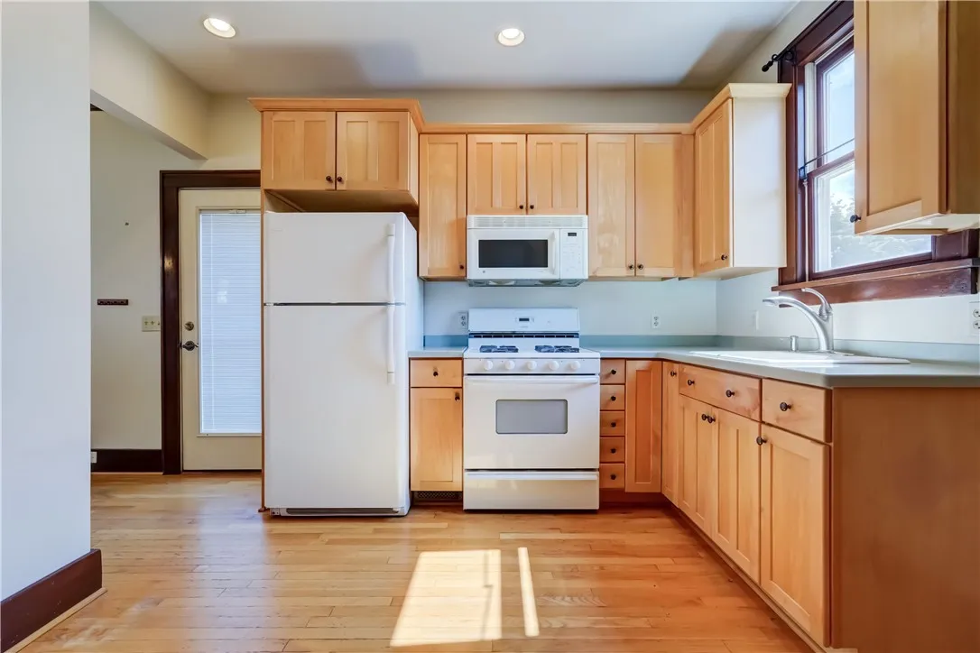 506 Madison Street, East Rochester, New York 14445, East Rochester, New York 14445, 3 Bedrooms Bedrooms, 6 Rooms Rooms,1 BathroomBathrooms,Residential Lease,For Rent,506 Madison Street, East Rochester, New York 14445,0,R1638073