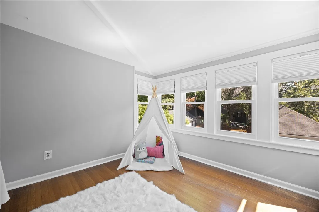 320 Barrington Street, Rochester, New York 14607, Rochester, New York 14607, 4 Bedrooms Bedrooms, 12 Rooms Rooms,3 BathroomsBathrooms,Residential,For Sale,320 Barrington Street, Rochester, New York 14607,0,R1638870