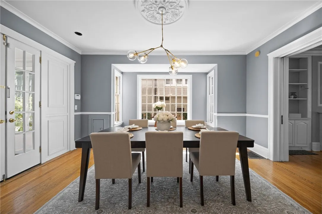 320 Barrington Street, Rochester, New York 14607, Rochester, New York 14607, 4 Bedrooms Bedrooms, 12 Rooms Rooms,3 BathroomsBathrooms,Residential,For Sale,320 Barrington Street, Rochester, New York 14607,0,R1638870