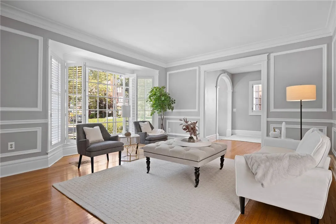 320 Barrington Street, Rochester, New York 14607, Rochester, New York 14607, 4 Bedrooms Bedrooms, 12 Rooms Rooms,3 BathroomsBathrooms,Residential,For Sale,320 Barrington Street, Rochester, New York 14607,0,R1638870