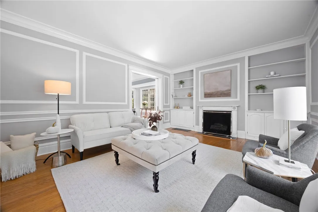 320 Barrington Street, Rochester, New York 14607, Rochester, New York 14607, 4 Bedrooms Bedrooms, 12 Rooms Rooms,3 BathroomsBathrooms,Residential,For Sale,320 Barrington Street, Rochester, New York 14607,0,R1638870