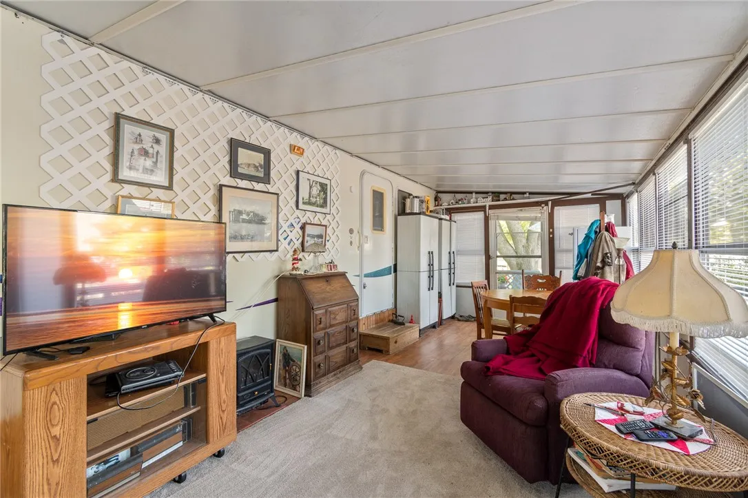 The SPACIOUS FLORIDA ROOM