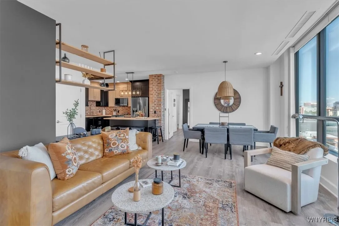 610 Main Street 904, Buffalo, New York 14202, Buffalo, New York 14202, 2 Bedrooms Bedrooms, 4 Rooms Rooms,2 BathroomsBathrooms,Residential,For Sale,610 Main Street 904, Buffalo, New York 14202,0,B1638598