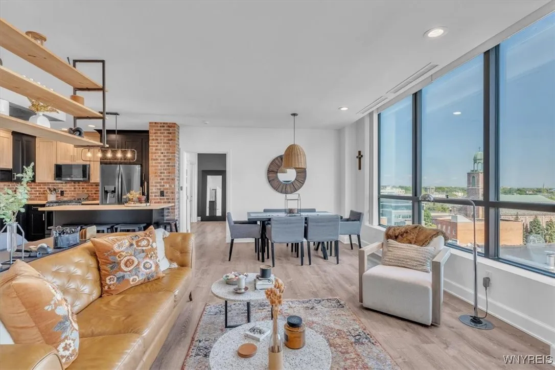 610 Main Street 904, Buffalo, New York 14202, Buffalo, New York 14202, 2 Bedrooms Bedrooms, 4 Rooms Rooms,2 BathroomsBathrooms,Residential,For Sale,610 Main Street 904, Buffalo, New York 14202,0,B1638598