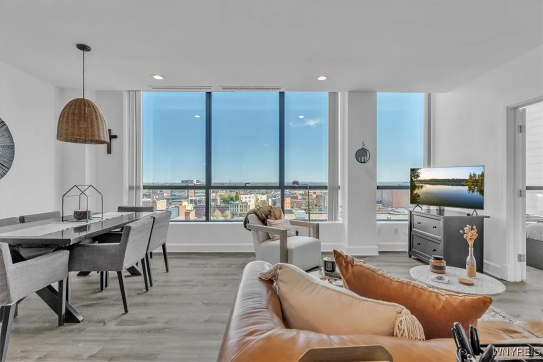 610 Main Street 904, Buffalo, New York 14202, Buffalo, New York 14202, 2 Bedrooms Bedrooms, 4 Rooms Rooms,2 BathroomsBathrooms,Residential,For Sale,610 Main Street 904, Buffalo, New York 14202,0,B1638598