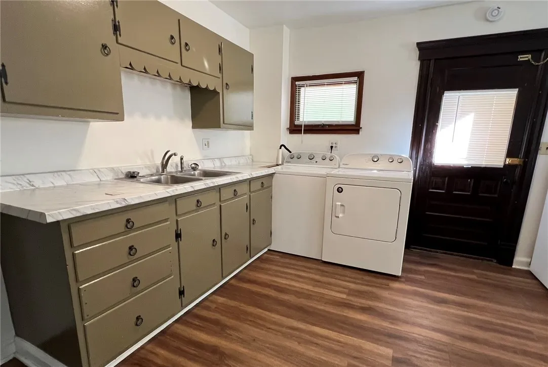 126 West 3rd Street, Corning City, New York 14830, Corning City, New York 14830, 3 Bedrooms Bedrooms, 6 Rooms Rooms,1 BathroomBathrooms,Residential Lease,For Rent,126 West 3rd Street, Corning City, New York 14830,0,R1638491