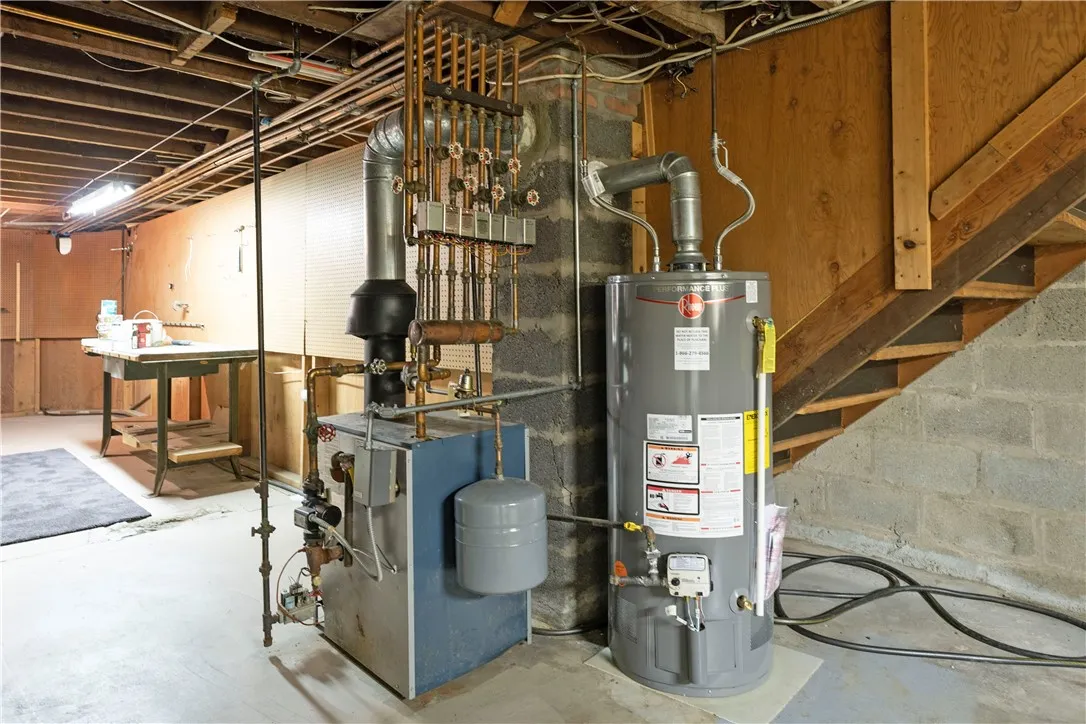 Additional separate basement area for boiler/ H2O tank