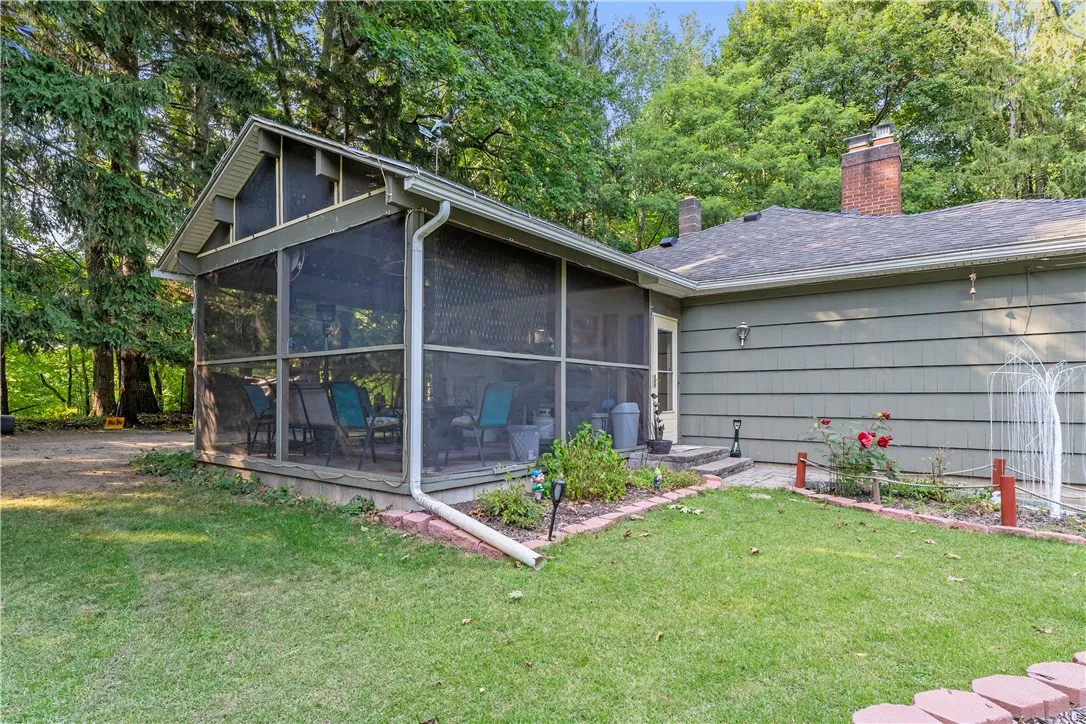exterior view of screened in porch