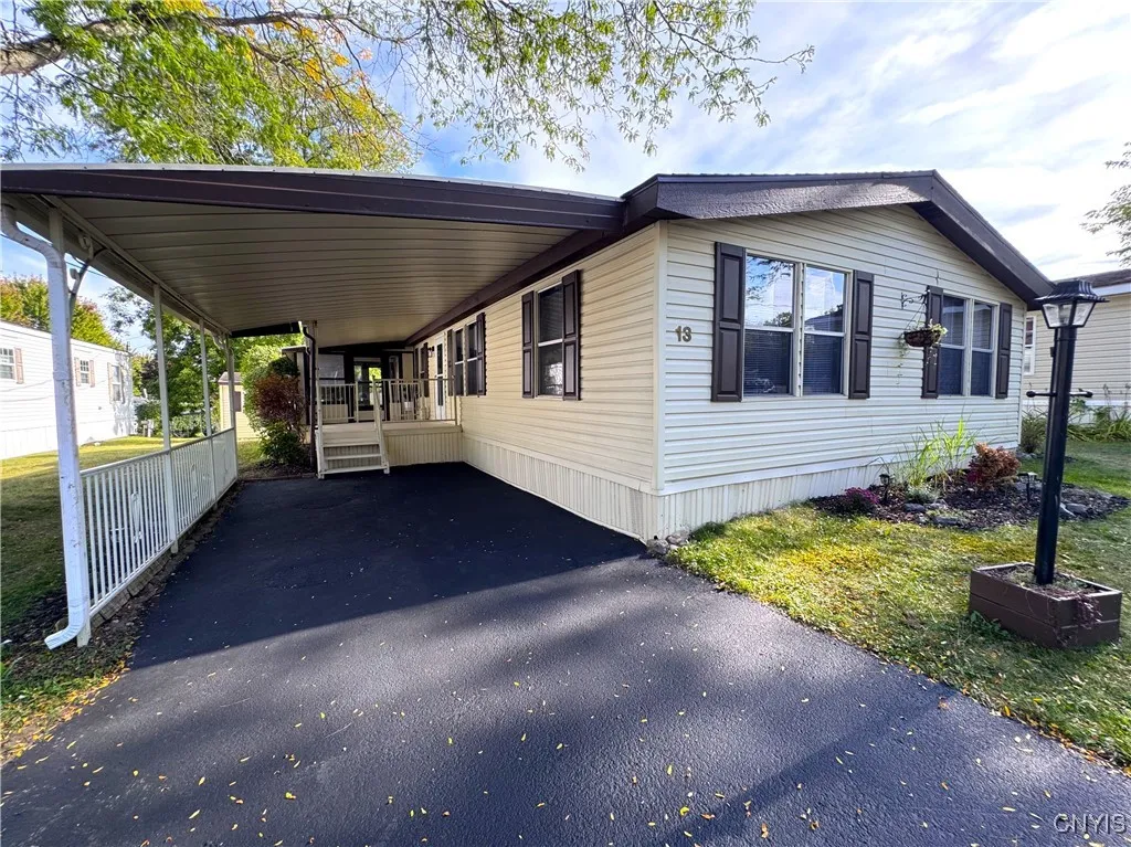 13 Northwood Circle, New Hartford, New York 13413, New Hartford, New York 13413, 3 Bedrooms Bedrooms, 7 Rooms Rooms,2 BathroomsBathrooms,Residential,For Sale,13 Northwood Circle, New Hartford, New York 13413,0,S1638559