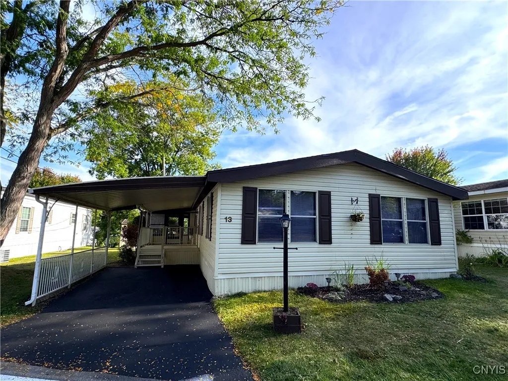 13 Northwood Circle, New Hartford, New York 13413, New Hartford, New York 13413, 3 Bedrooms Bedrooms, 7 Rooms Rooms,2 BathroomsBathrooms,Residential,For Sale,13 Northwood Circle, New Hartford, New York 13413,0,S1638559