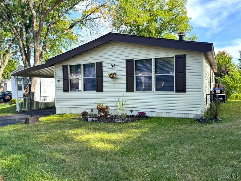 13 Northwood Circle, New Hartford, New York 13413, New Hartford, New York 13413, 3 Bedrooms Bedrooms, 7 Rooms Rooms,2 BathroomsBathrooms,Residential,For Sale,13 Northwood Circle, New Hartford, New York 13413,0,S1638559