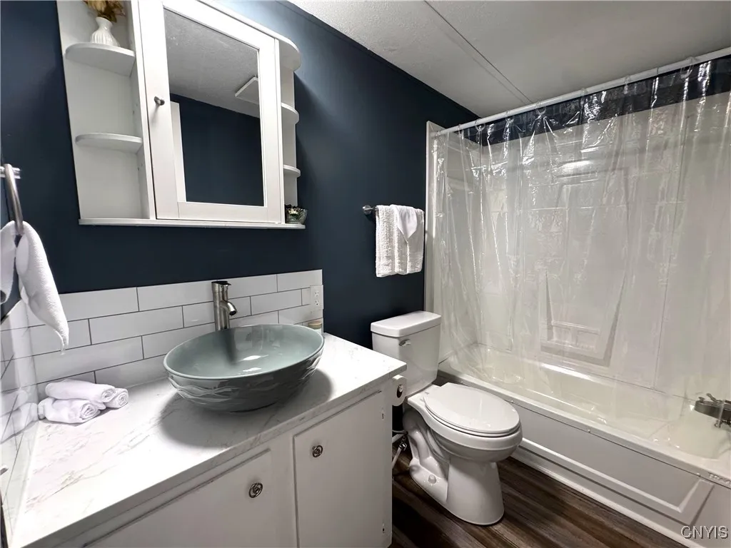 13 Northwood Circle, New Hartford, New York 13413, New Hartford, New York 13413, 3 Bedrooms Bedrooms, 7 Rooms Rooms,2 BathroomsBathrooms,Residential,For Sale,13 Northwood Circle, New Hartford, New York 13413,0,S1638559
