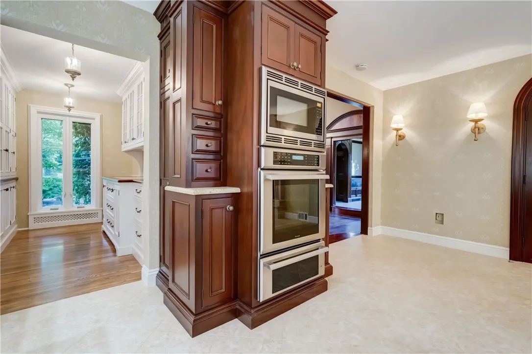 6 Shire Oaks Drive, Pittsford, New York 14534, Pittsford, New York 14534, 3 Bedrooms Bedrooms, 9 Rooms Rooms,2 BathroomsBathrooms,Residential,For Sale,6 Shire Oaks Drive, Pittsford, New York 14534,0,R1638515