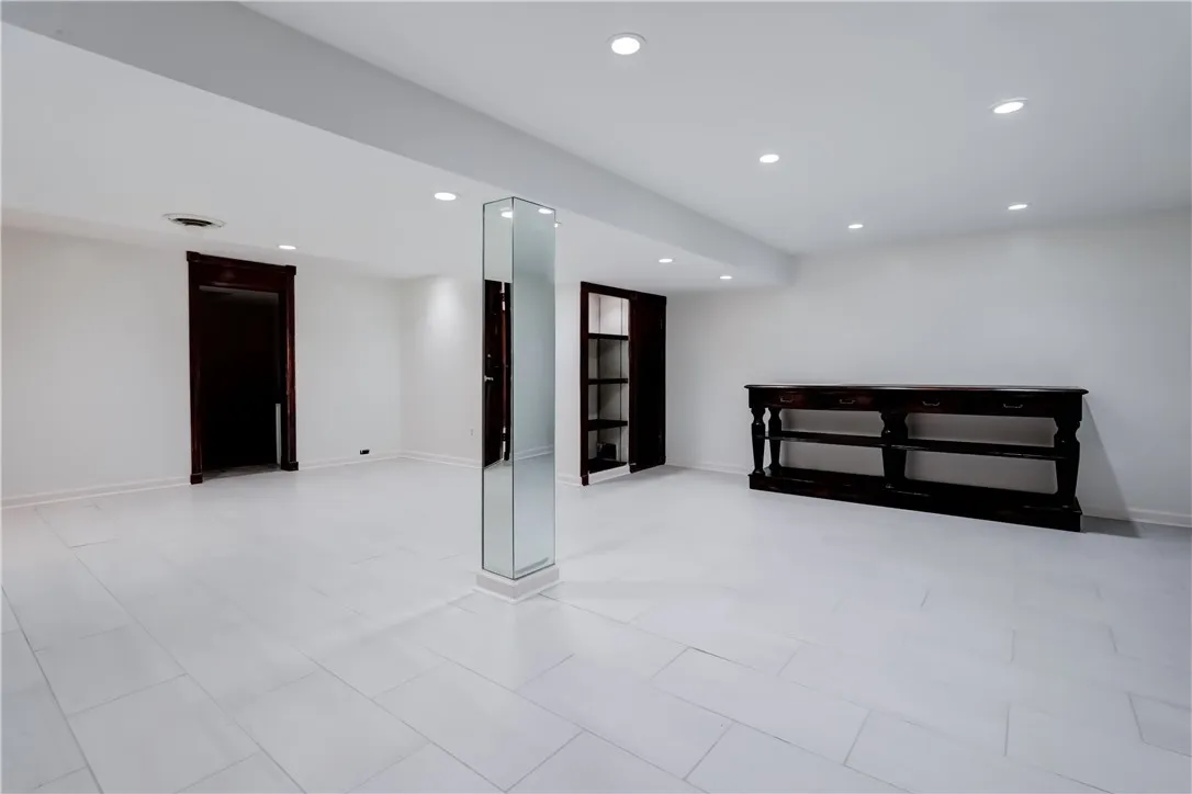 6 Shire Oaks Drive, Pittsford, New York 14534, Pittsford, New York 14534, 3 Bedrooms Bedrooms, 9 Rooms Rooms,2 BathroomsBathrooms,Residential,For Sale,6 Shire Oaks Drive, Pittsford, New York 14534,0,R1638515