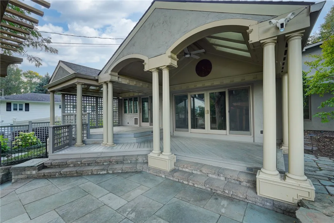 6 Shire Oaks Drive, Pittsford, New York 14534, Pittsford, New York 14534, 3 Bedrooms Bedrooms, 9 Rooms Rooms,2 BathroomsBathrooms,Residential,For Sale,6 Shire Oaks Drive, Pittsford, New York 14534,0,R1638515