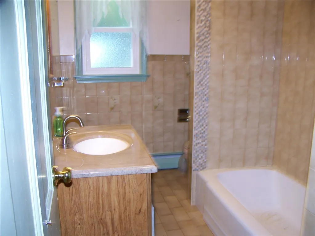 3 Park Avenue, Harpersfield, New York 12167, Harpersfield, New York 12167, 2 Bedrooms Bedrooms, 7 Rooms Rooms,1 BathroomBathrooms,Residential,For Sale,3 Park Avenue, Harpersfield, New York 12167,0,R1638744