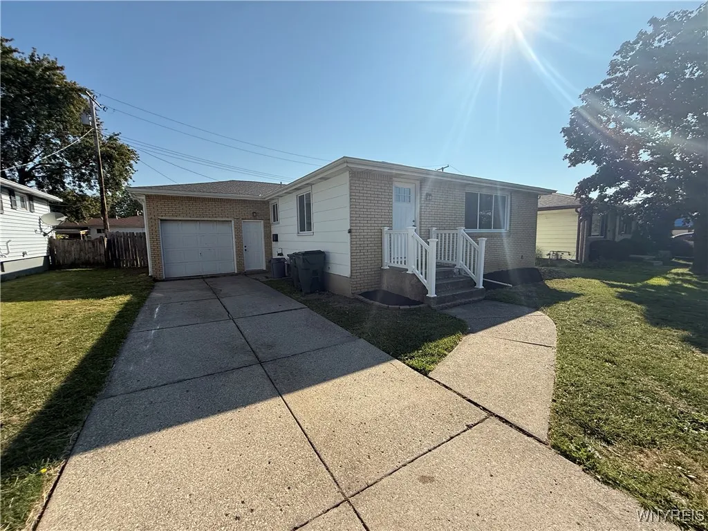 433 Dick Road, Cheektowaga, New York 14043, Cheektowaga, New York 14043, 3 Bedrooms Bedrooms, 5 Rooms Rooms,1 BathroomBathrooms,Residential,For Sale,433 Dick Road, Cheektowaga, New York 14043,0,B1638703