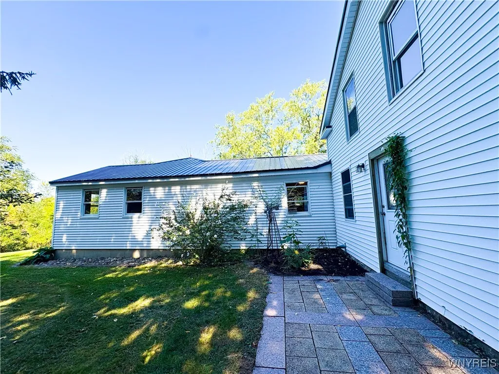 294 Two Rod Road S, Marilla, New York 14102, Marilla, New York 14102, 3 Bedrooms Bedrooms, 10 Rooms Rooms,2 BathroomsBathrooms,Residential,For Sale,294 Two Rod Road S, Marilla, New York 14102,0,B1638889