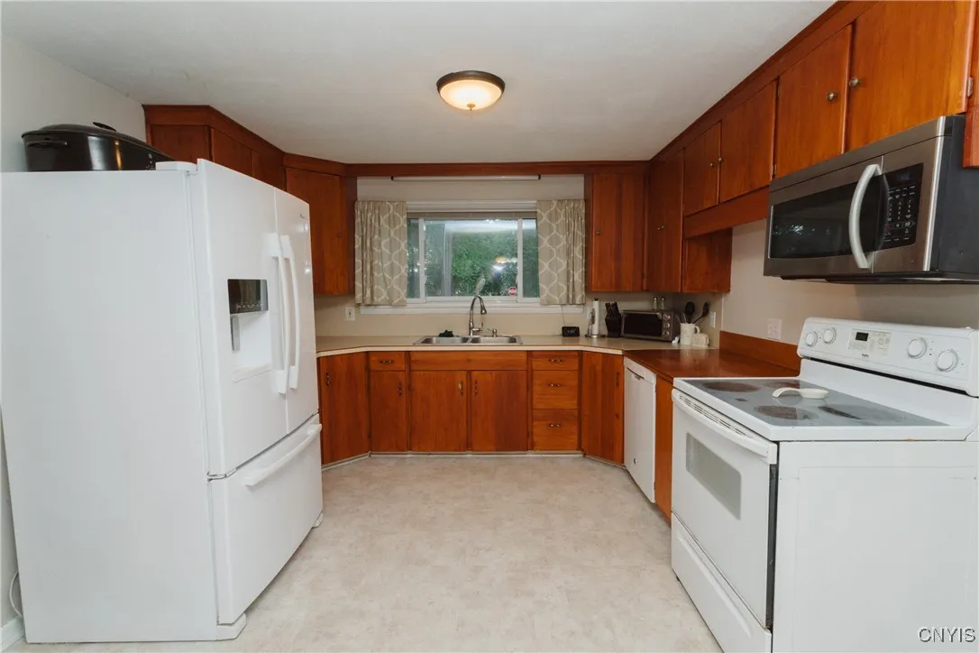 12 Massey Place, Van Buren, New York 13027, Van Buren, New York 13027, 3 Bedrooms Bedrooms, 9 Rooms Rooms,2 BathroomsBathrooms,Residential,For Sale,12 Massey Place, Van Buren, New York 13027,0,S1638836