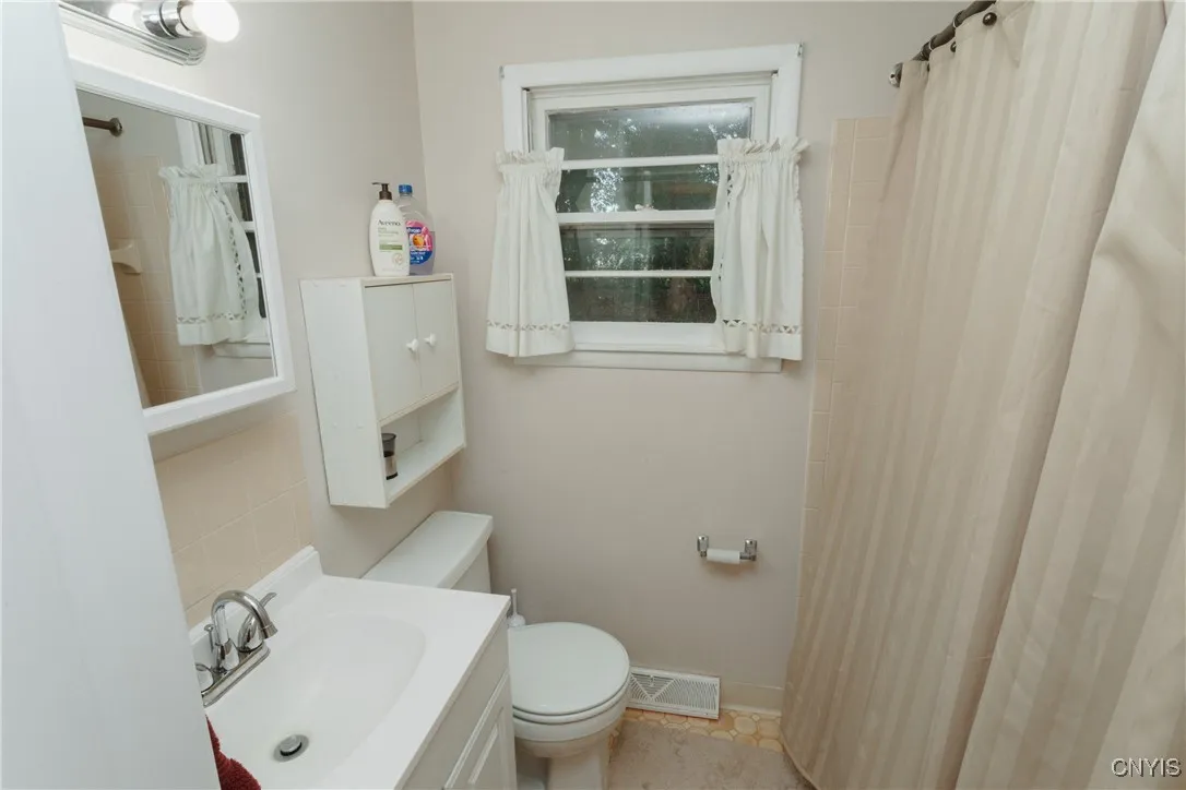 12 Massey Place, Van Buren, New York 13027, Van Buren, New York 13027, 3 Bedrooms Bedrooms, 9 Rooms Rooms,2 BathroomsBathrooms,Residential,For Sale,12 Massey Place, Van Buren, New York 13027,0,S1638836