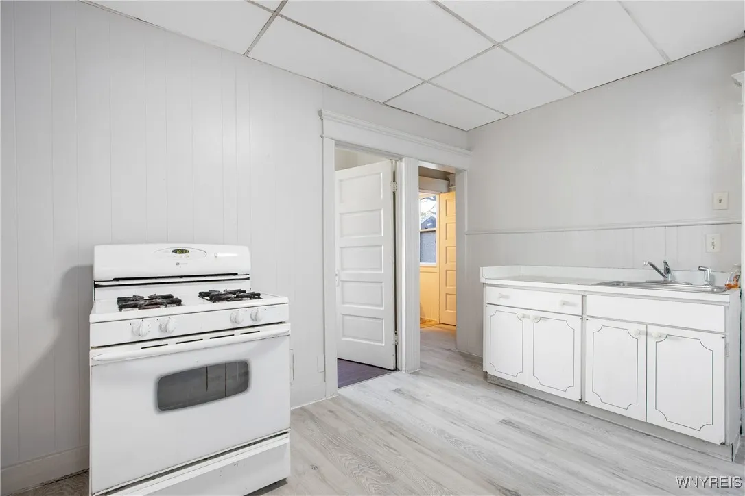 129 Roma Avenue, Buffalo, New York 14215, Buffalo, New York 14215, 4 Bedrooms Bedrooms, ,2 BathroomsBathrooms,Residential,For Sale,129 Roma Avenue, Buffalo, New York 14215,0,B1635611