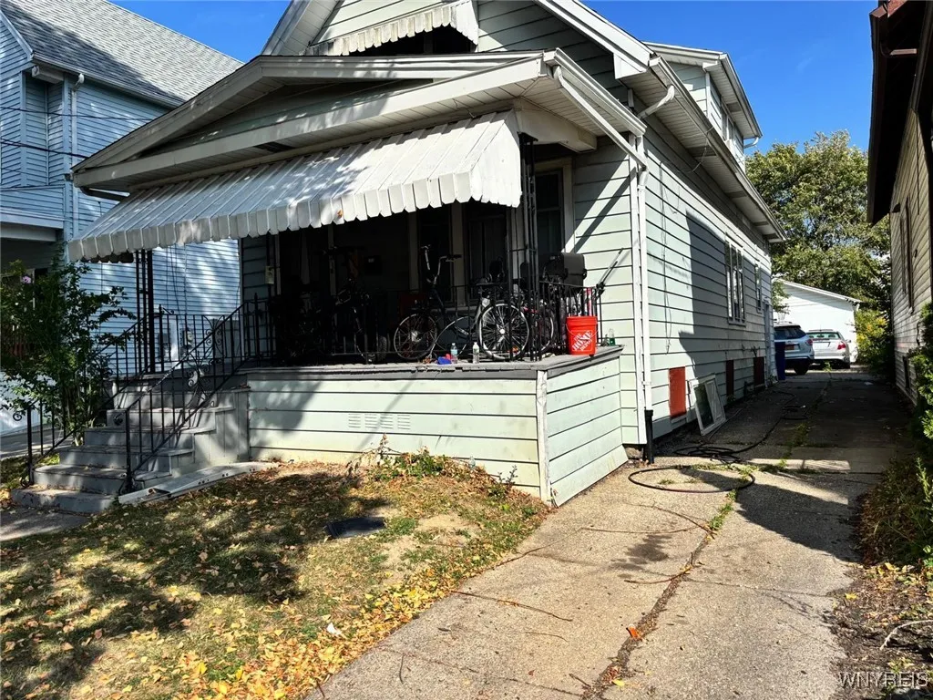315 Cornwall Avenue, Buffalo, New York 14215, Buffalo, New York 14215, 3 Bedrooms Bedrooms, 7 Rooms Rooms,1 BathroomBathrooms,Residential,For Sale,315 Cornwall Avenue, Buffalo, New York 14215,0,B1635342