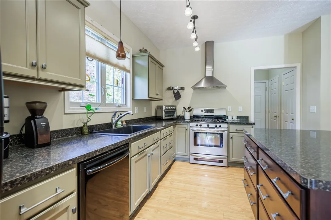 1125 Whalen Road, Penfield, New York 14526, Penfield, New York 14526, 3 Bedrooms Bedrooms, 7 Rooms Rooms,2 BathroomsBathrooms,Residential,For Sale,1125 Whalen Road, Penfield, New York 14526,0,R1638891