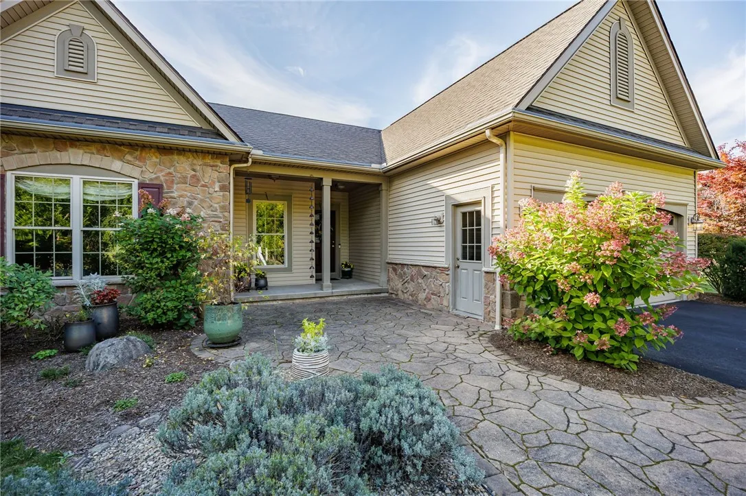 1125 Whalen Road, Penfield, New York 14526, Penfield, New York 14526, 3 Bedrooms Bedrooms, 7 Rooms Rooms,2 BathroomsBathrooms,Residential,For Sale,1125 Whalen Road, Penfield, New York 14526,0,R1638891