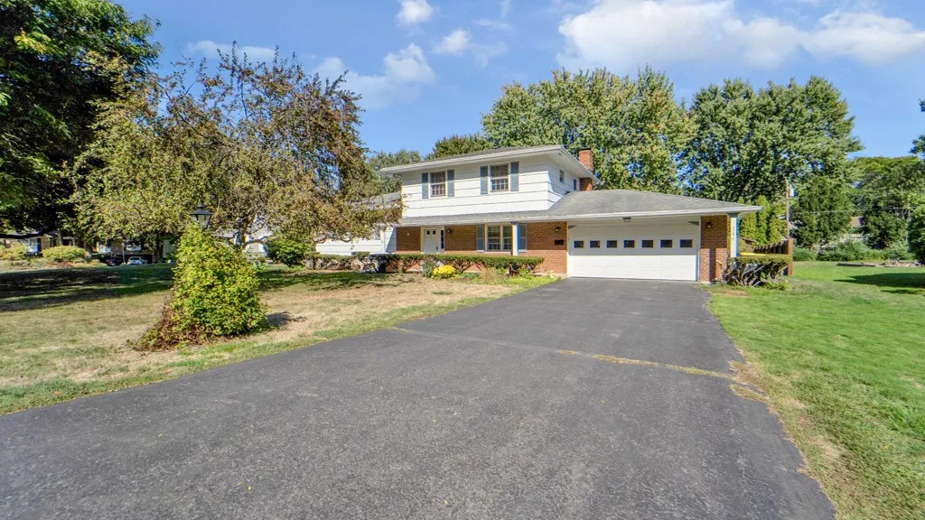 146 Fiesta Road, Greece, New York 14626, Greece, New York 14626, 4 Bedrooms Bedrooms, 8 Rooms Rooms,1 BathroomBathrooms,Residential,For Sale,146 Fiesta Road, Greece, New York 14626,0,R1637835